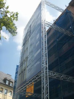 Hoogwaardige constructies voor gevelreclame
